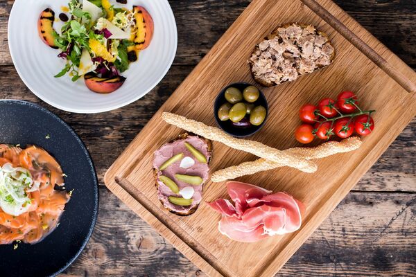 Uniworld Boutique River Cruises - River Duchess - Cuisine 9.jpg